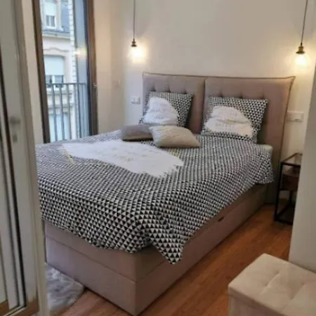 One Bedroom Flat In Center W Terrace&parking-75m Apartment *